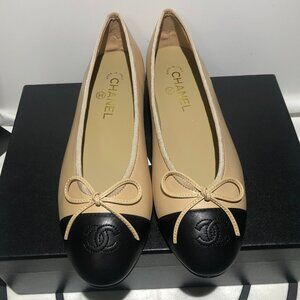 😘Elegant Beige and Black Women's Ballet Flats💕✨